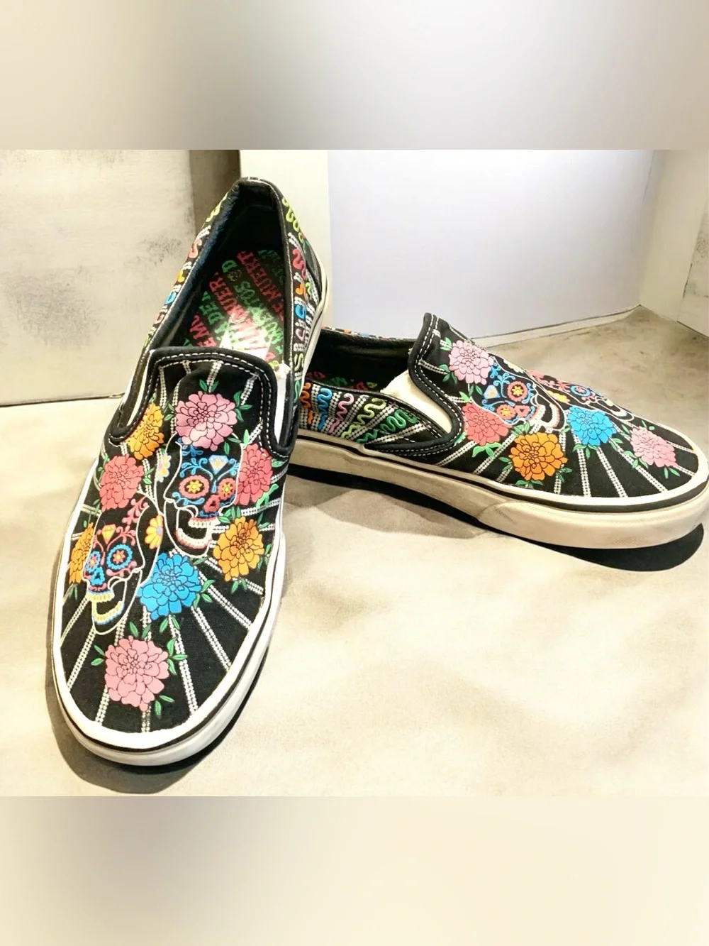 Vans Classic Slip On ‘Dia De Los Muertos’ Glow In The Dark M6 W7.5